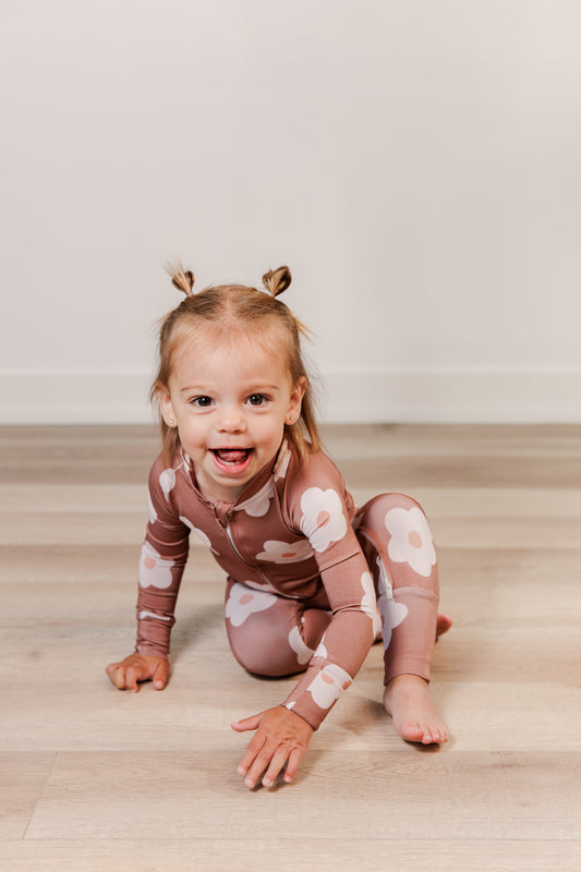 Zippy - Petals in Hazelnut