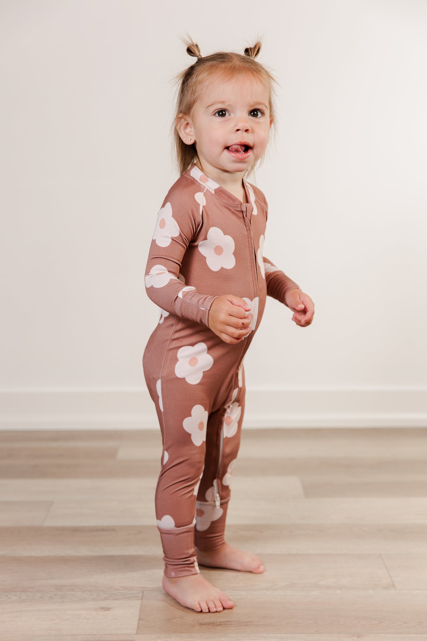 Zippy - Petals in Hazelnut