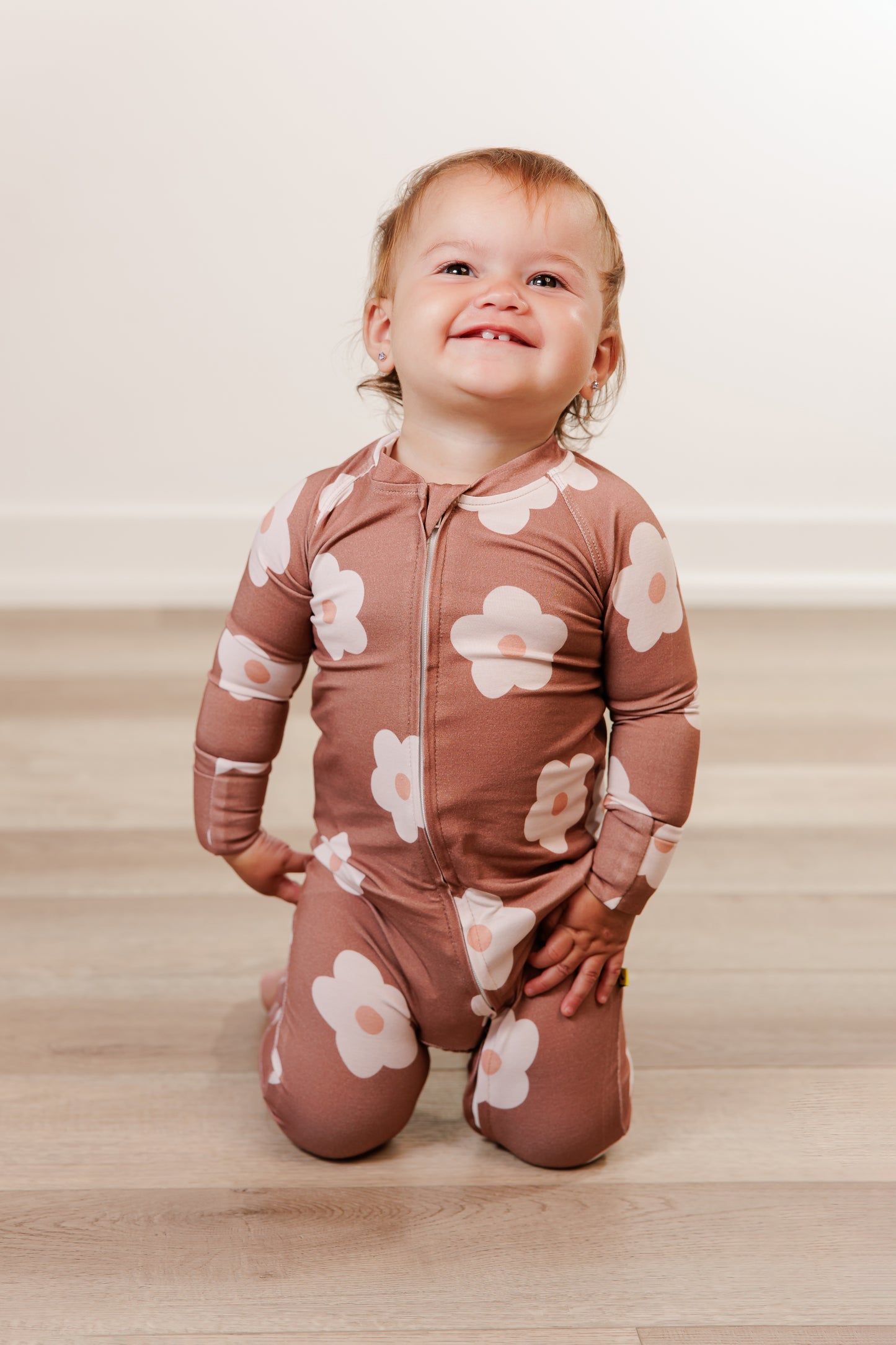 Zippy - Petals in Hazelnut